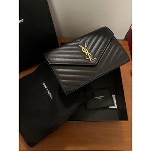 Saint Laurent Large Envelope wallet on chain Grain De - Black